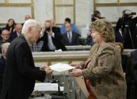 Η Ακαδημία Αθηνών βράβευσε το Σωματείο «Αντιμετώπιση Παιδικού Τραύματος»