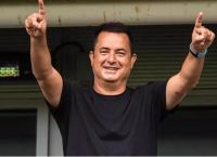 Εκτός από τις επιχειρήσεις του, ο Ατζουν Ιλιτζαλί παθιάζεται ιδιαίτερα και με το ποδόσφαιρο