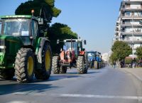 Αγρότες: Κλείνουν τα τελωνεία Νίκης και Καστοριάς για τα φορτηγά – Στην Αθήνα με τα τρακτέρ την Τρίτη