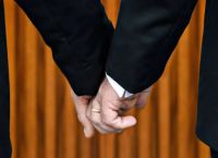 Δημοσιεύτηκε η πρώτη αγγελία γάμου ομόφυλου ζευγαριού στην Ελλάδα