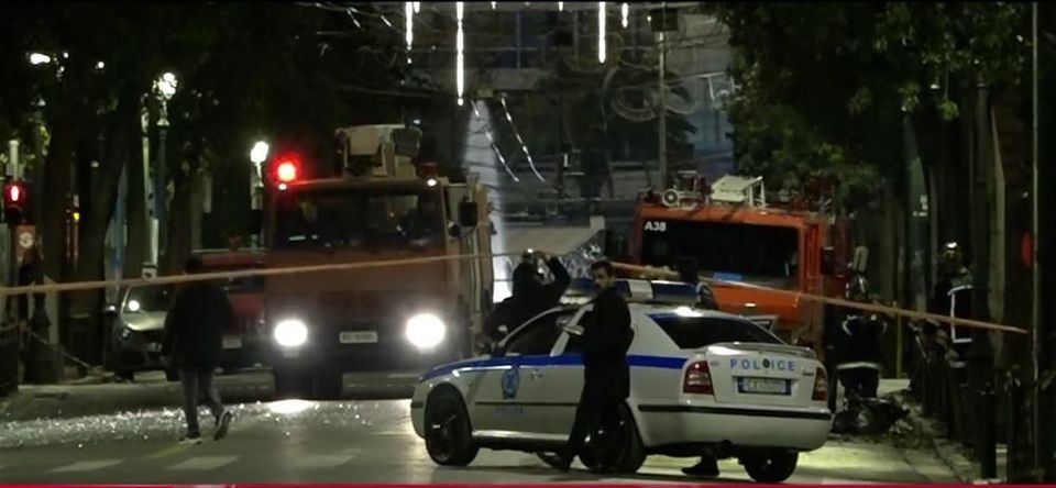 Έκρηξη στην Σταδίου: Έμπειροι οι τρομοκράτες – Οι Αρχές δεν βλέπουν ομοιότητες με την βόμβα στο Γουδί