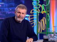 Απόστολος Γκλέτσος: «Η μαγεία στο σεξ χάνεται όταν ακούσεις το καζανάκι» [VID]