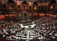 Ιταλική βουλή: Ενέκρινε τη συμφωνία με Αλβανία για δημιουργία κέντρων για παράτυπους μετανάστες