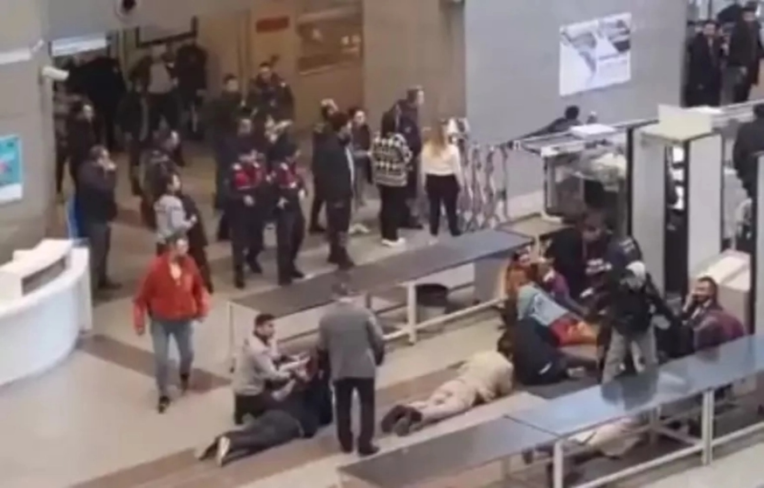 Τουρκία: Πυροβολισμοί στο δικαστικό μέγαρο Κωνσταντινούπολης – Δύο νεκροί