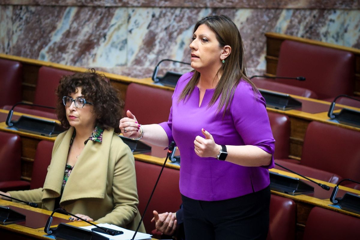 Ζωή Κωνσταντοπούλου: Ένταση στα δικαστήρια Βόλου – Εμπόδισε την έξοδο στην πρόεδρο