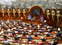 Δεν ισχύουν πλέον από τα μεσάνυχτα τα ταξιδιωτικά έγγραφα με την ονομασία «Δημοκρατία της Μακεδονίας»