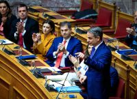 Κόντρα Μητσοτάκη Φάμελλου στη Βουλή: Δεν προχωρήσατε τη μεταρρύθμιση για τα ομόφυλα λόγω Καμμένου