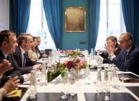 Μητσοτάκης: Συναντήθηκε με μέλη της Επιτροπής Εξωτερικών της αμερικανικής Γερουσίας στη Διάσκεψη του Μονάχου