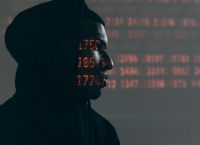 SOS από την αστυνομία για παραπλανητικά βίντεο deepfake τα οποία προωθούν απαγορευμένα σκευάσματα