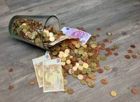 Λήγει στις 29 Φεβρουαρίου η προθεσμία για τα τέλη κυκλοφορίας και η καταβολή για το φόρο εισοδήματος