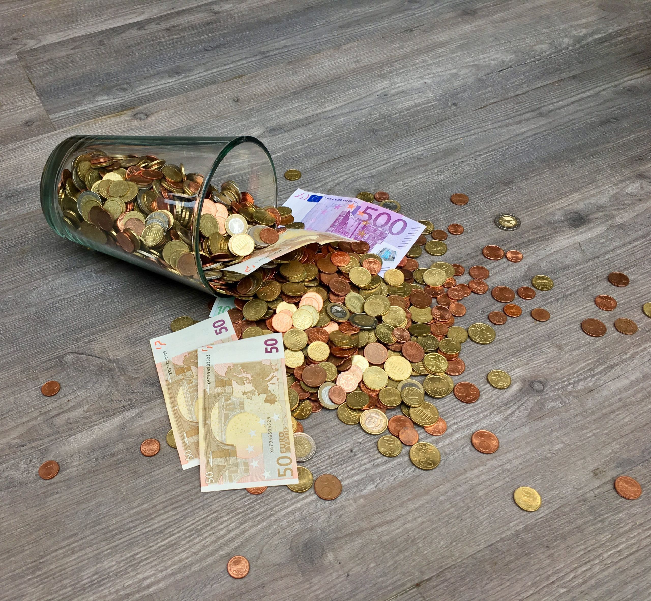 Λήγει στις 29 Φεβρουαρίου η προθεσμία για τα τέλη κυκλοφορίας και η καταβολή για το φόρο εισοδήματος