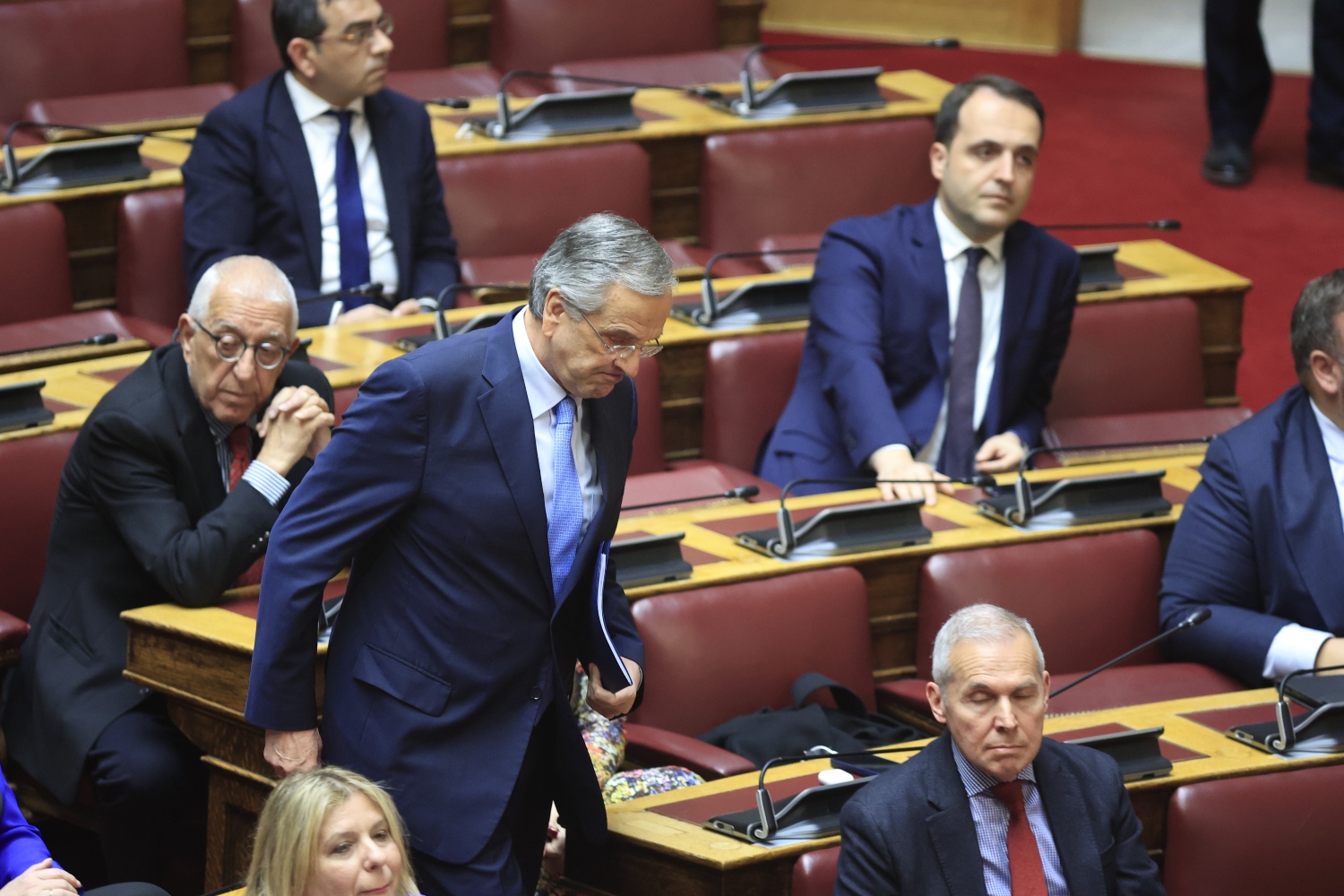 Κυβερνητικές πηγές για Σαμαρά στη Βουλή: Ουδέν σχόλιο, εκφράζει τις προσωπικές του απόψεις
