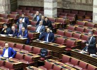 Τι θα γίνει με τις έδρες των Σπαρτιατών – Οι ευνοημένοι από το ενδεχόμενο μοίρασμα [vid]