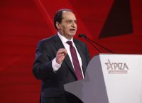 Σπίρτζης για Κασσελάκη: Το πατρίς – θρησκεία – οικογένεια είναι το τρίπτυχο της χούντας, κακώς το λέει