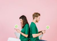 WhatsApp: Δέκα χρόνια μετά την εξαγορά από το Facebook – Έρχεται συνδρομή ενός δολαρίου;
