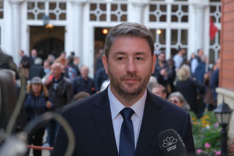 ΠΑΣΟΚ: “Μασάζ” για τα ομόφυλα – Προβληματισμός για τις εξελίξεις στην Κεντροαριστερά