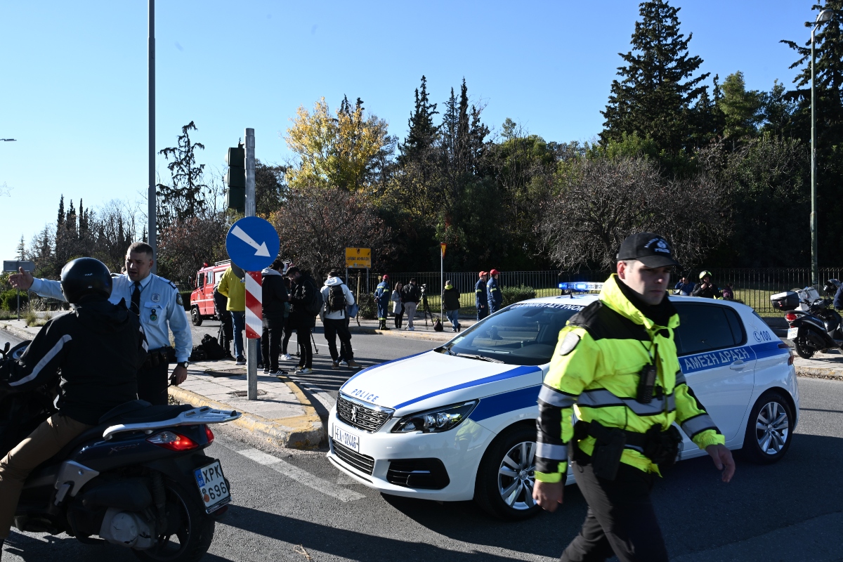 Εθνική Βιβλιοθήκη: Λήξη συναγερμού για το προειδοποιητικό τηλεφώνημα ύπαρξης βόμβας