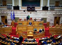 Στη Βουλή ο γάμος ομοφύλων – Κορυφώνονται οι διεργασίες στα κόμματα