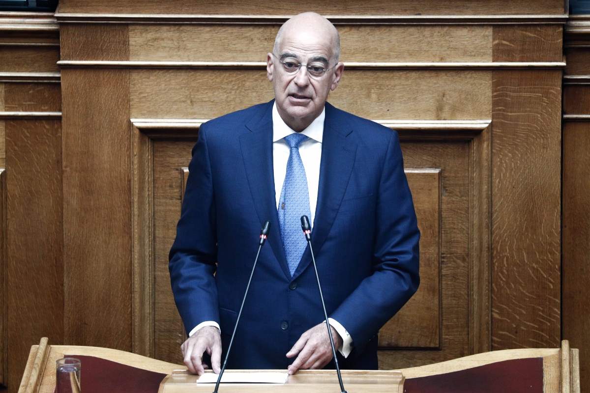 Δένδιας: Να δημιουργήσουμε έναν στρατό με άξια επαγγελματικά στελέχη