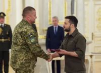 Ο υπό διωγμό αρχηγός των ουκρανικών ΕΔ προειδοποιεί για την Δύση και την επάρκεια των όπλων