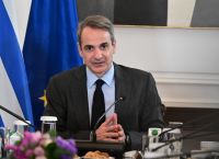 Μητσοτάκης: Αυξάνουμε τον κατώτατο μισθό, μειώνουμε τις τιμές σε 1500 προϊόντα