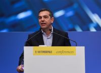 ΣΥΡΙΖΑ: Με το βλέμμα στραμμένο στον Αλ. Τσίπρα