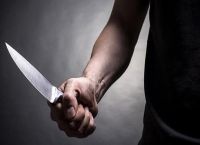 Ομόνοια: Αλλοδαπός μαχαίρωσε αρχιφύλακα και επιχείρησε να αρπάξει το όπλο του [vid]