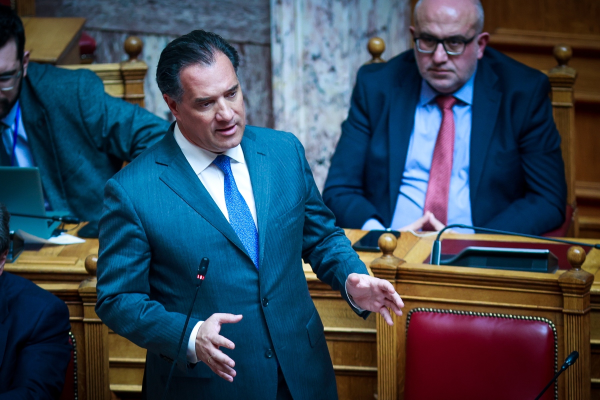 Άδωνις υπέρ Καραμανλή: «Δεν έχει ποινικές ευθύνες για τα Τέμπη»