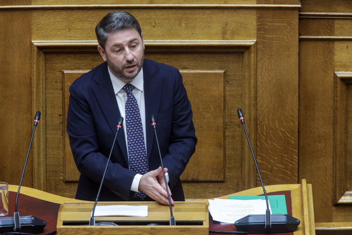 ΠΑΣΟΚ: Αναβρασμός για ιδιωτικά ΑΕΙ και δημοσκοπική στασιμότητα