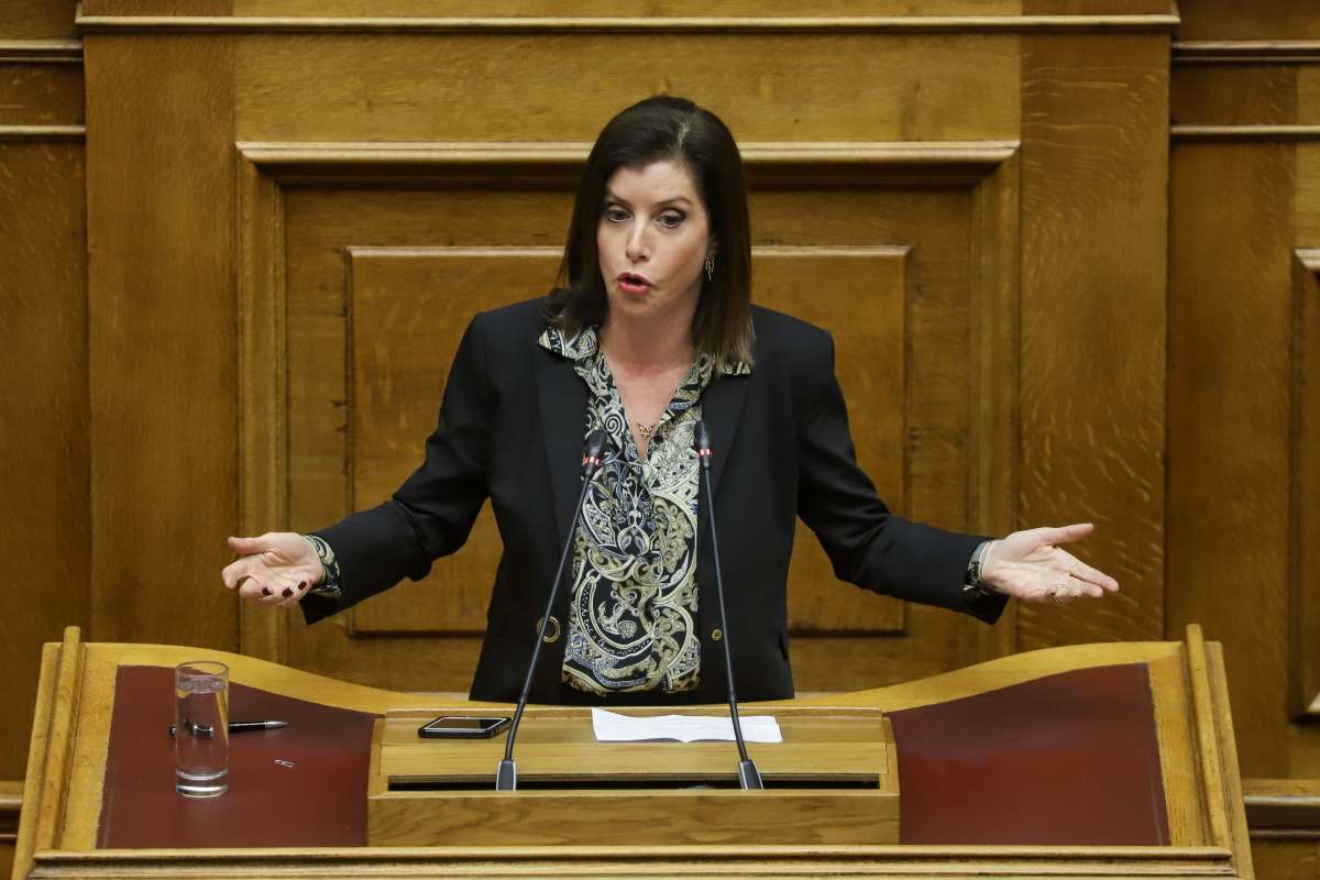 Στα ύψη η πολιτική αντιπαράθεση για τη διαρροή emails αποδήμων και την παραίτηση Ασημακοπούλου