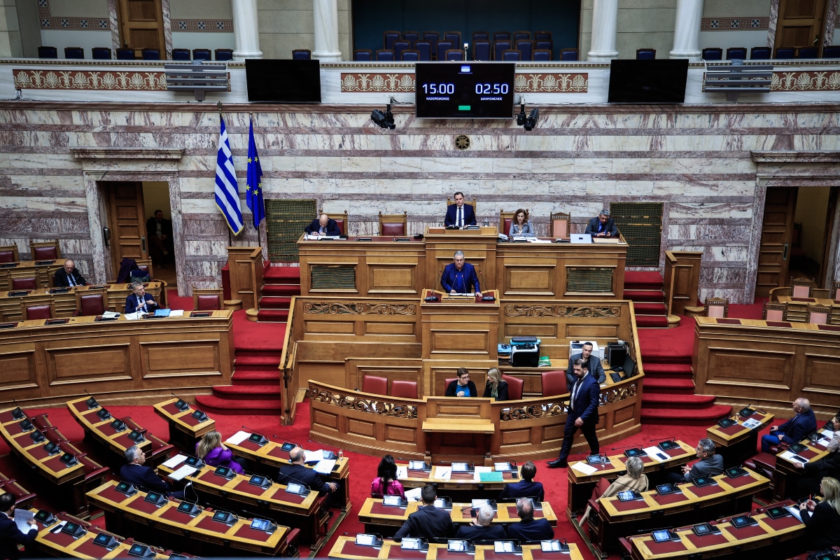 Σκληρό ροκ στη Βουλή για τα μη κρατικά πανεπιστήμια