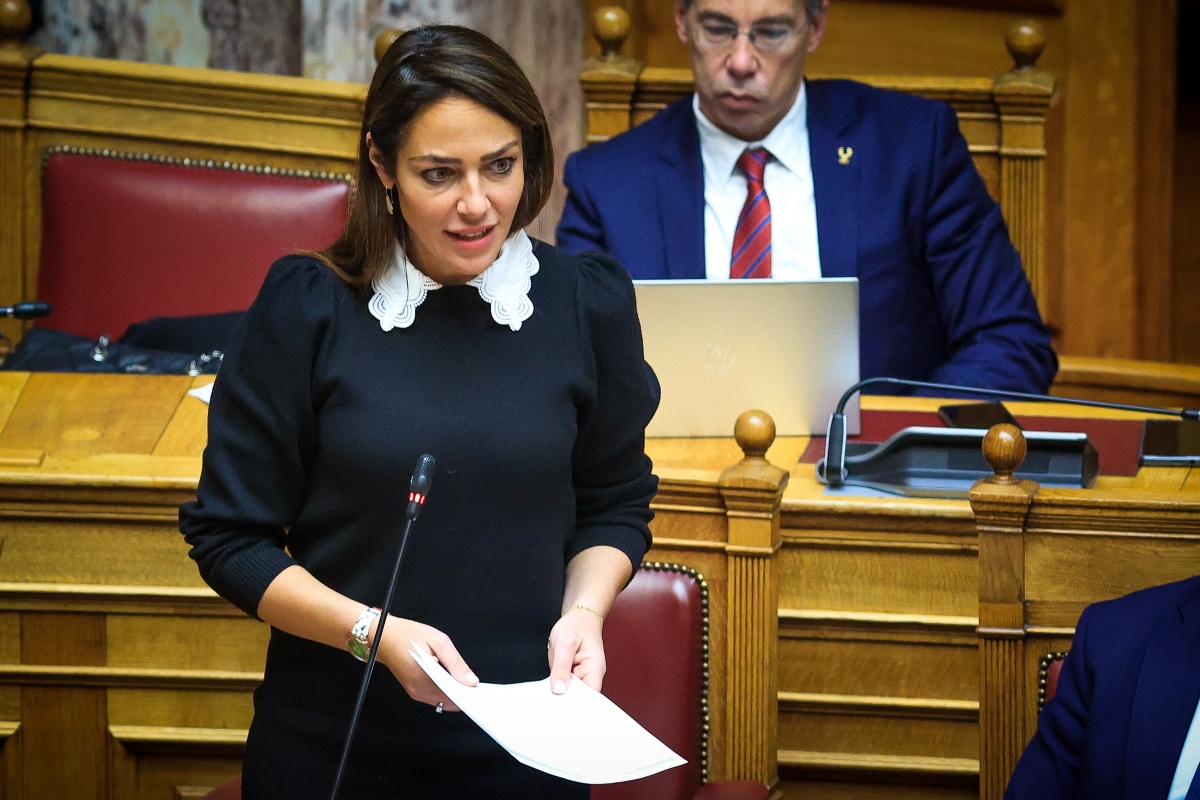 Σήμερα στο υπουργικό συμβούλιο η εισήγηση της Δ. Μιχαηλίδου για τον κατώτατο μισθό