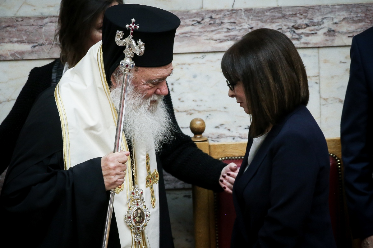 Φουντώνει η αντιπαράθεση ιεραρχίας – πολιτικών