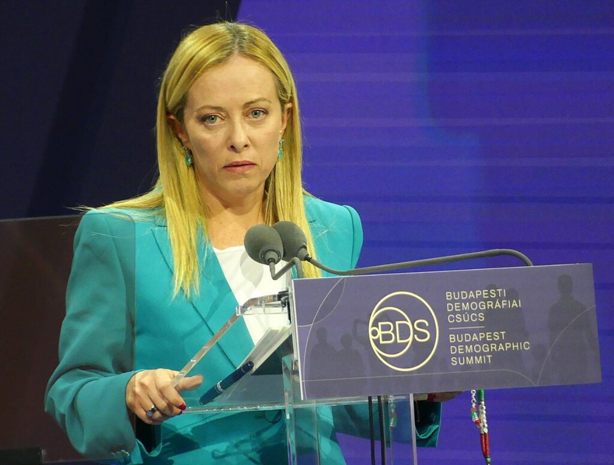 Μελόνι: Όχι στην αποστολή στρατιωτών της Ε.Ε. στην Ουκρανία
