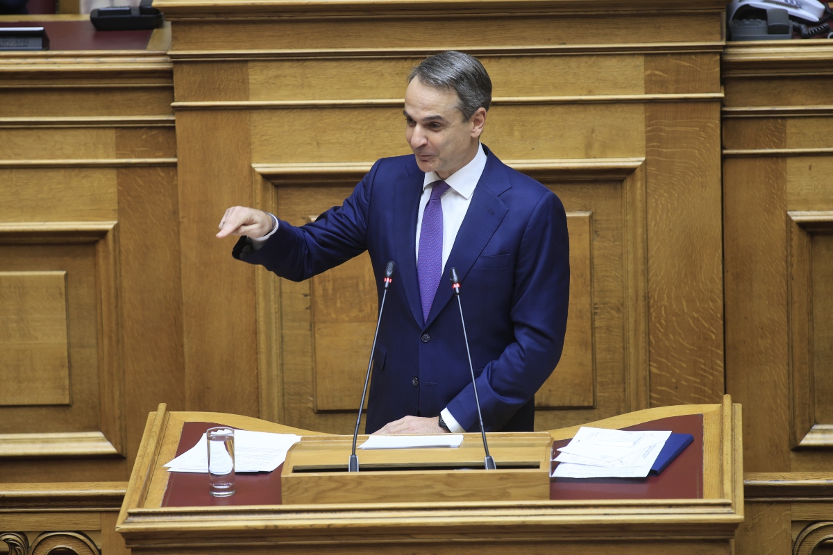 Πρόταση μομφής: Η κυβέρνηση σηκώνει το γάντι για τα Τέμπη