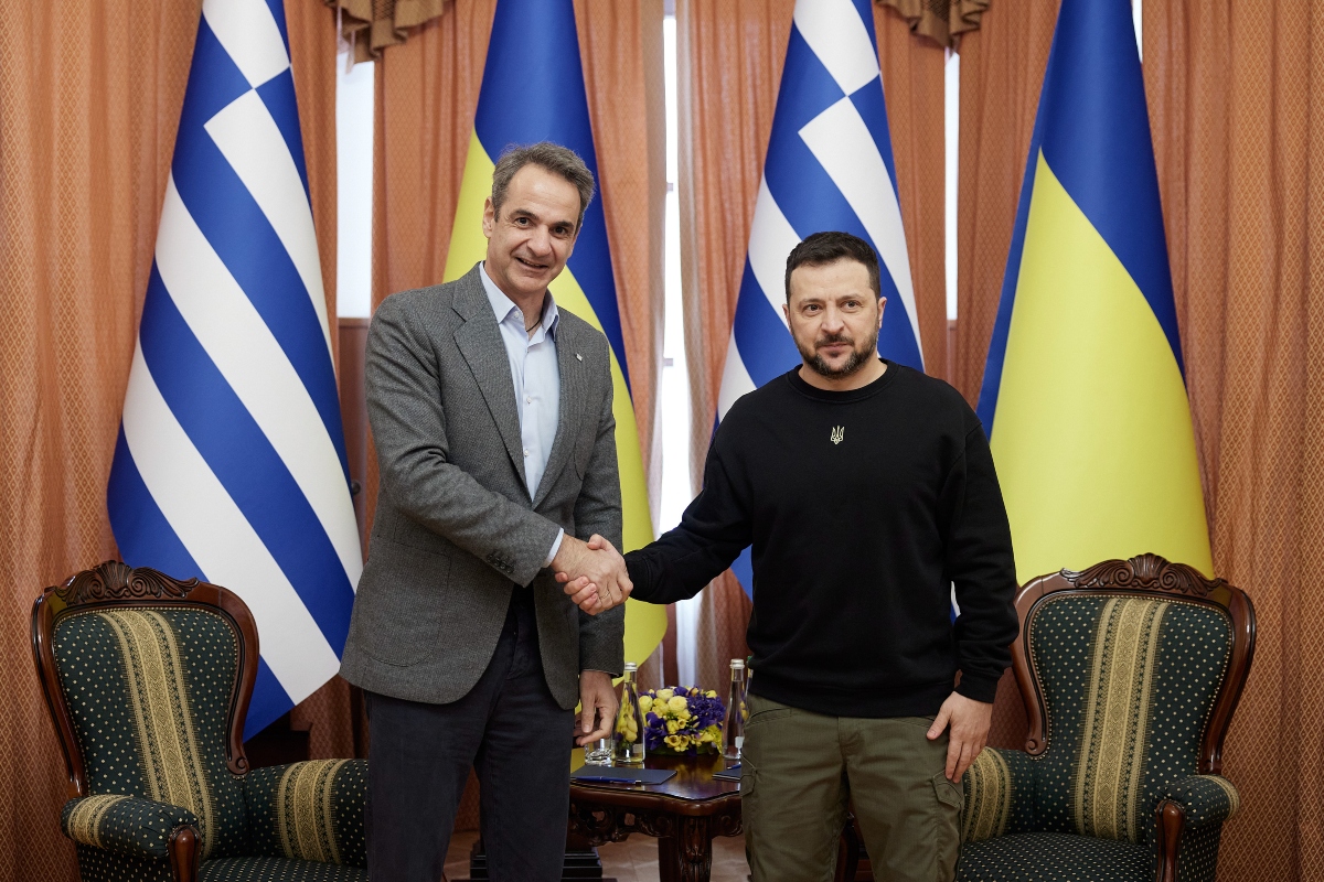 «Ευχαριστώ» Ζελένσκι στον Μητσοτάκη για την «υποστήριξη και τη γενναία επίσκεψη στην Οδησσό»