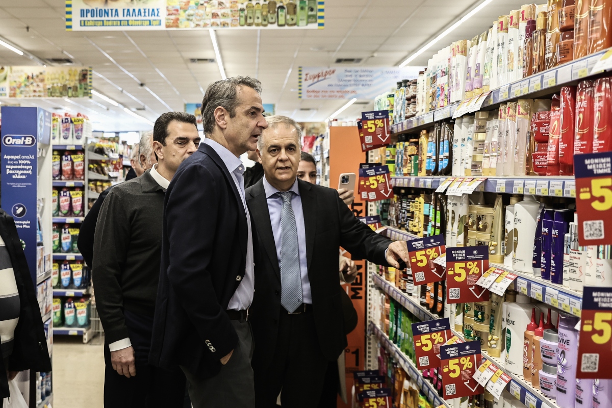 Ποια νέα μέτρα κατά της ακρίβειας εξετάζει η κυβέρνηση
