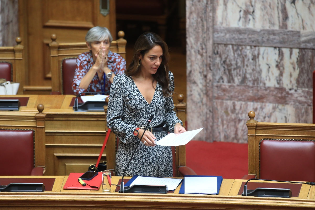 Μιχαηλίδου: Η τέταρτη διαδοχική αύξηση του κατώτατου μισθού σημαίνει τρεις μισθοί παραπάνω από το 2019