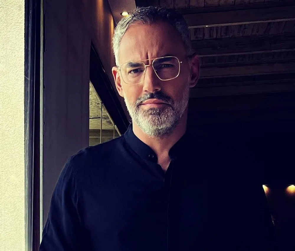 Εξαλλος ο Ν. Συρίγος με το τραγούδι της Eurovision: «Η Ελλάδα είναι καγκουριές και γύρος; Τι είναι, 1964;»