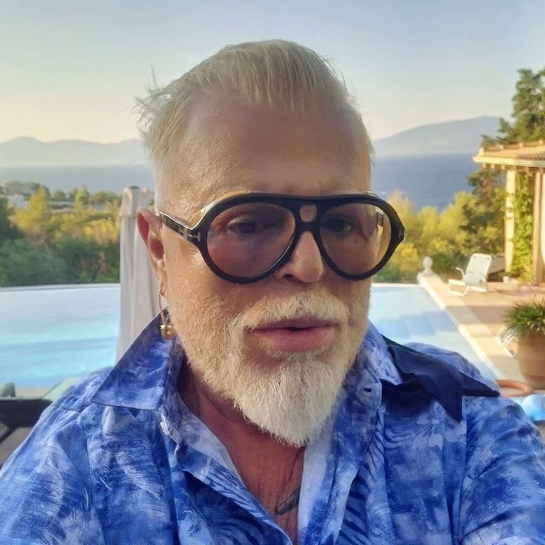 Ο Νίκος Αποστολόπουλος παντρεύεται τον αγαπημένο του σύντροφο το καλοκαίρι [vid]