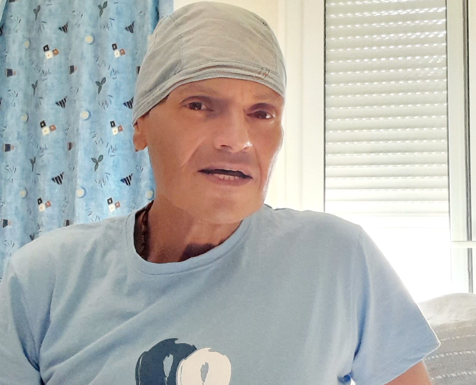 Γιώργος Δασκαλάκης: Συνεχίζει να δίνει σκληρή μάχη με τον καρκίνο – «Στον πάτο οικονομικά και ψυχολογικά»
