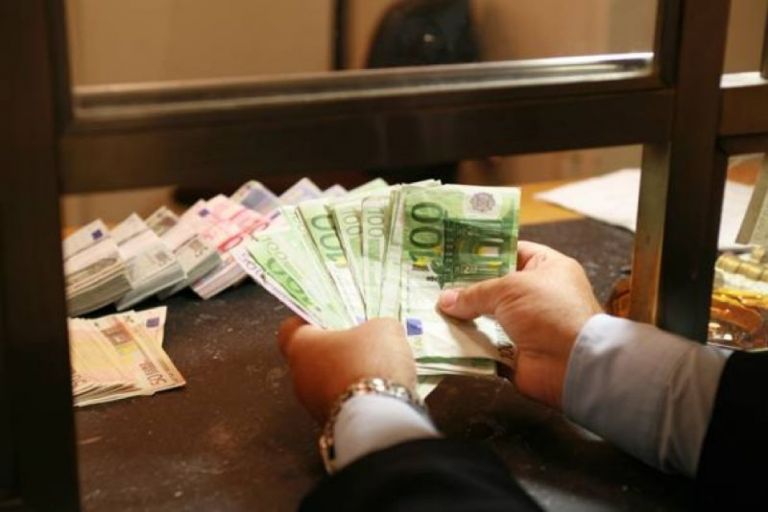 ΤτΕ: Μείωση 1,068 δισ. ευρώ στις καταθέσεις τον Φεβρουάριο