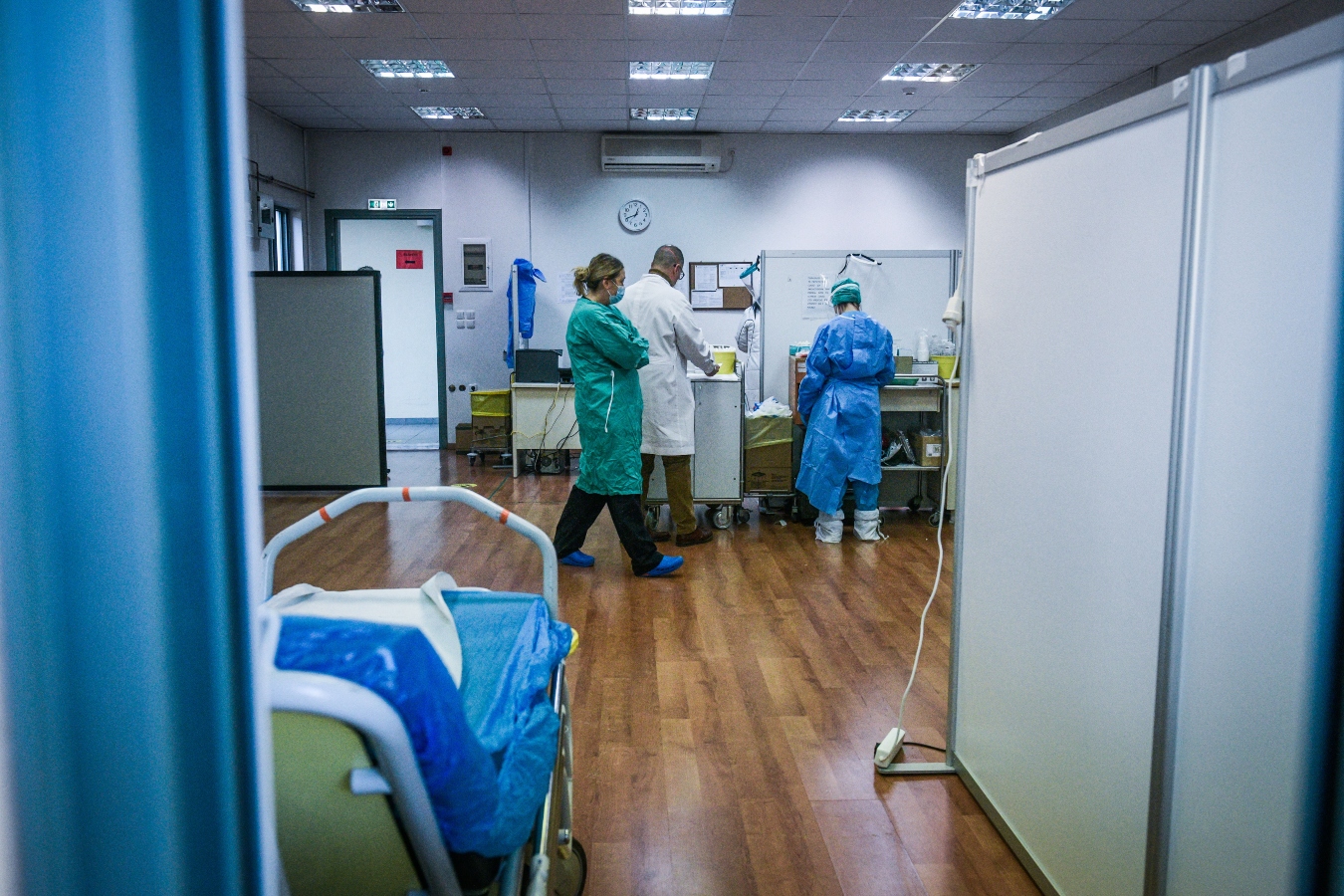 Ιδιωτικά ιατρεία για γιατρούς ΕΣΥ-Εμβόλια Covid σε φαρμακεία,χρεώσεις 1&3 ευρώ για διαγνωστικές εξετάσεις