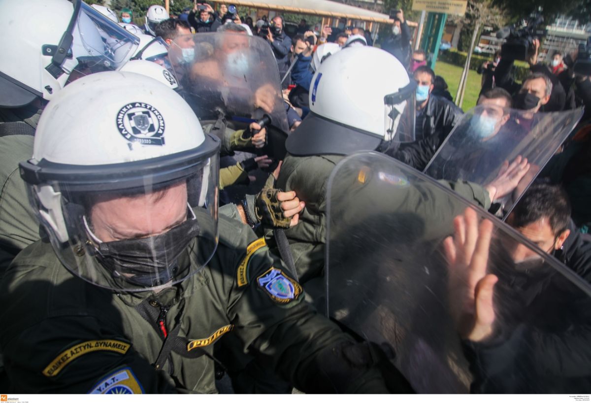 Αναβλήθηκε η δίκη των 49 φοιτητών από την αστυνομική επιχείρηση στο ΑΠΘ