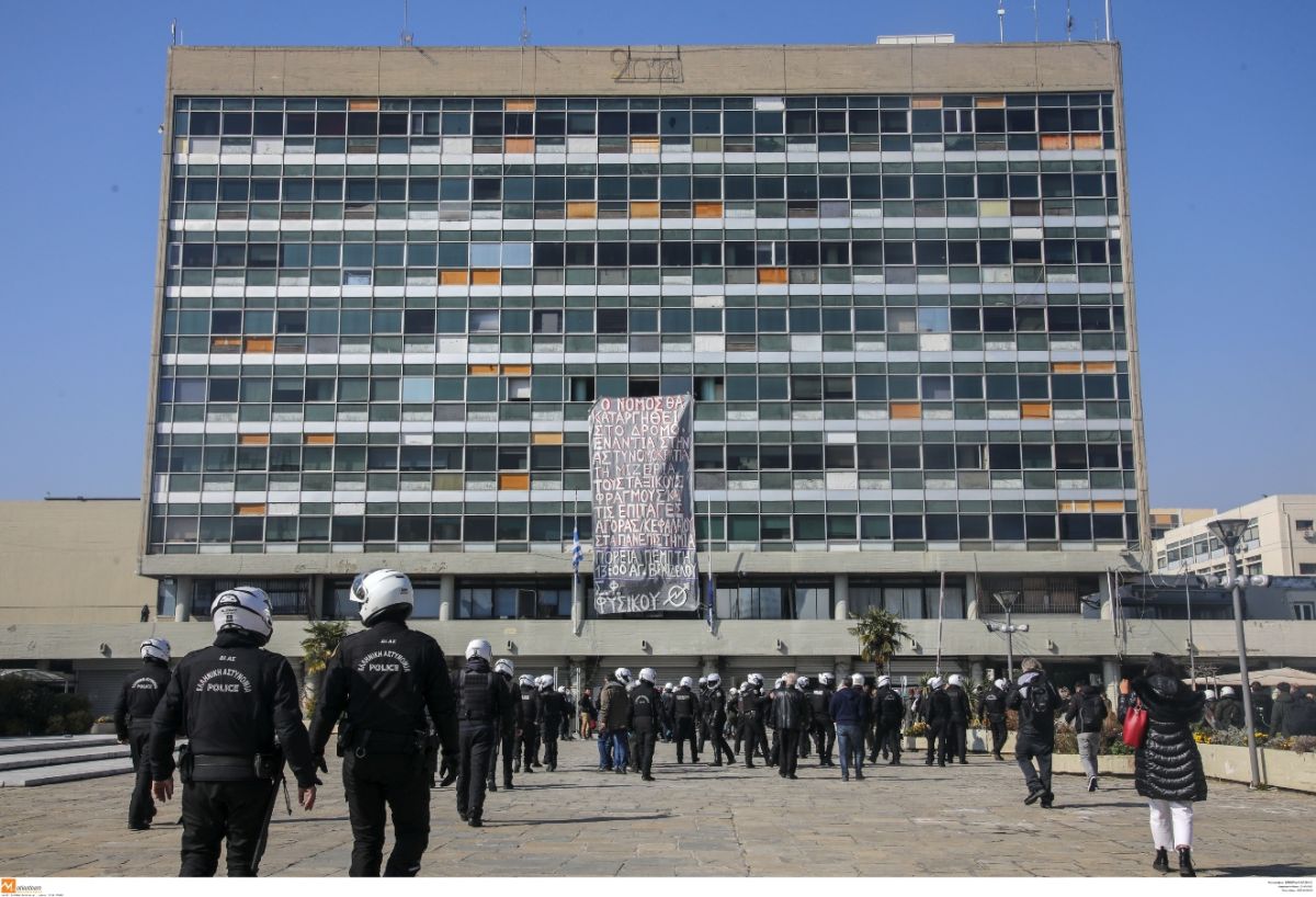«Θρίλερ» με το παραλίγο «πυρηνικό ριφιφί» στο ΑΠΘ από κουκουλοφόρους -Τι αναφέρει ο πρύτανης
