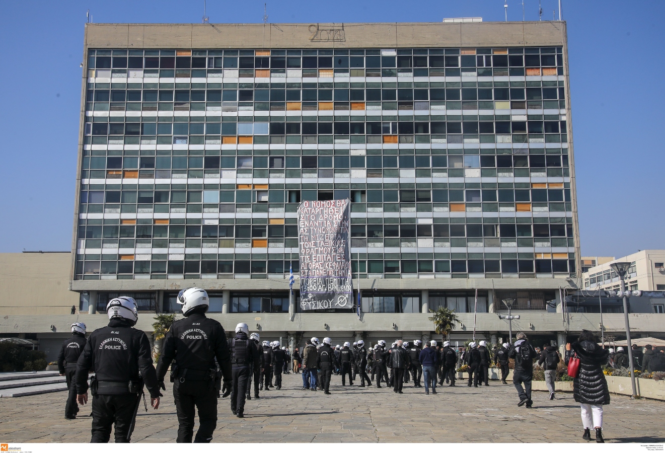 «Θρίλερ» με το παραλίγο «πυρηνικό ριφιφί» στο ΑΠΘ από κουκουλοφόρους -Τι αναφέρει ο πρύτανης