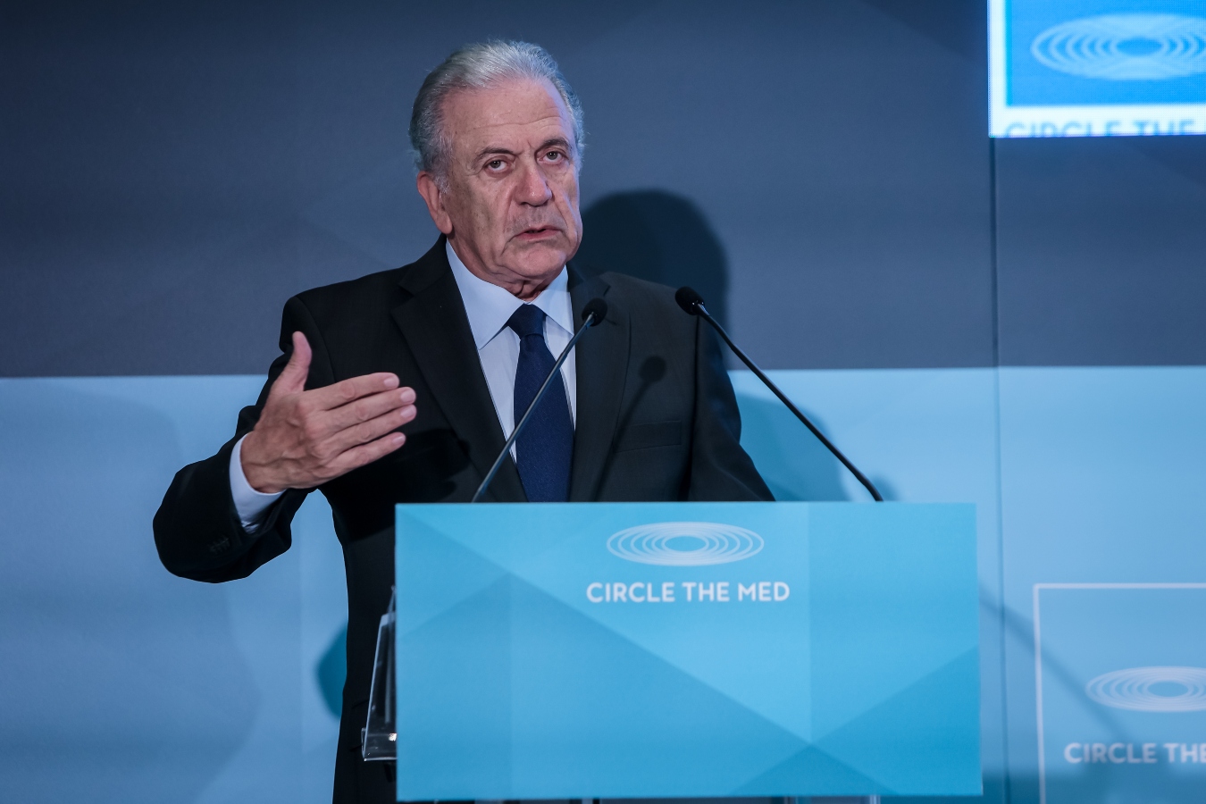 Αβραμόπουλος: Βούτυρο στο ψωμί της Ακροδεξιάς οι κρίσεις στην Ευρώπη