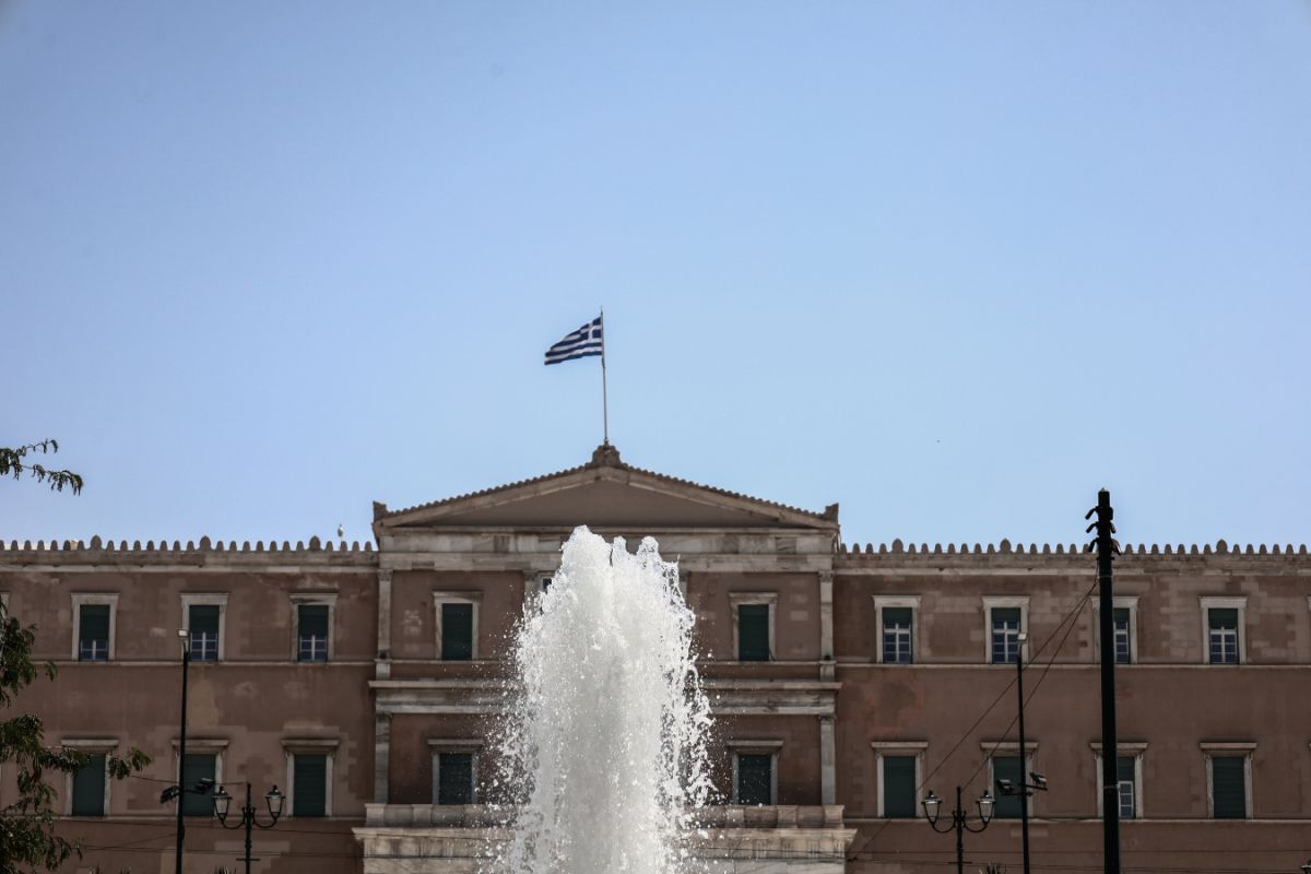 Εξεταστική για τα Τέμπη: Εγκρίθηκε το πόρισμα της πλειοψηφίας