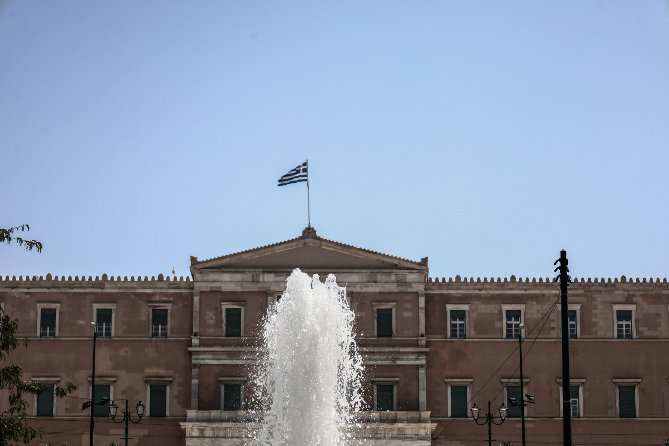 Εξεταστική για τα Τέμπη: Εγκρίθηκε το πόρισμα της πλειοψηφίας