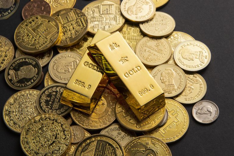 Χρυσός: Υψηλό ρεκόρ με ώθηση από τα στοιχήματα για μείωση των επιτοκίων από τη Fed